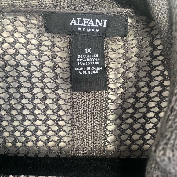 Women’s ALFANI sweater - Picture 4 of 4